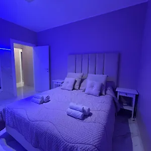 https://holiday-house-katan.catania-hotels.net